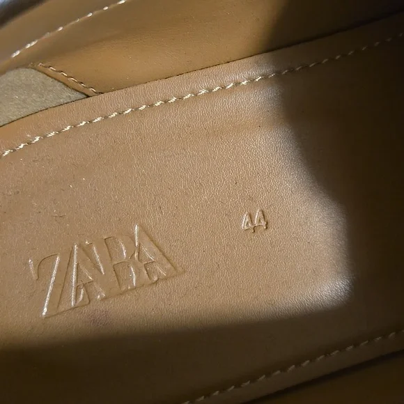 Shoes - Picture 4 of 7